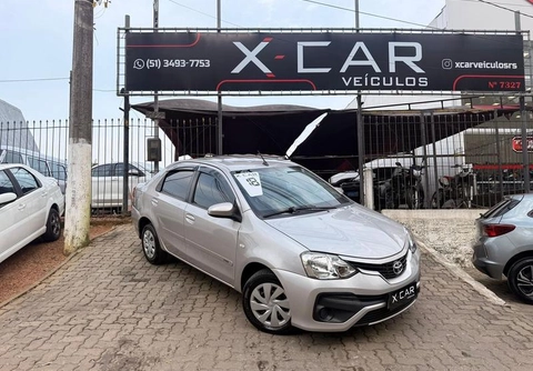 Toyota Etios 2018 Prata — foto 1 de 3