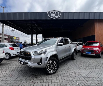 Toyota Hilux 2024 Prata — foto 1 de 3