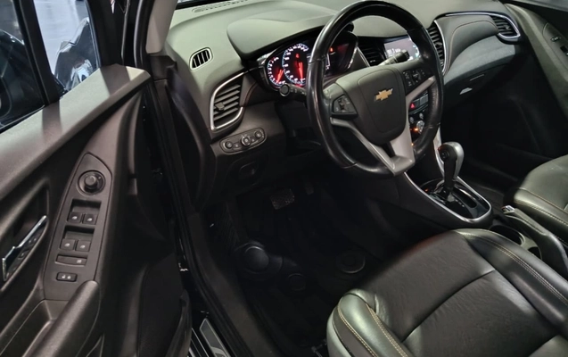 imagem-https://www.socarrao.com.br/sc-vehicle-images-prod/3505802/1789043952189-QZezVBQofXSey9vz5AKIjTjHiHVXok6m.jpg