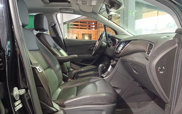 imagem-https://www.socarrao.com.br/sc-vehicle-images-prod/3505802/1789043952193-SXGFnSv8YP6sdOuHyOXCNWcXuLY3VYFz.jpg