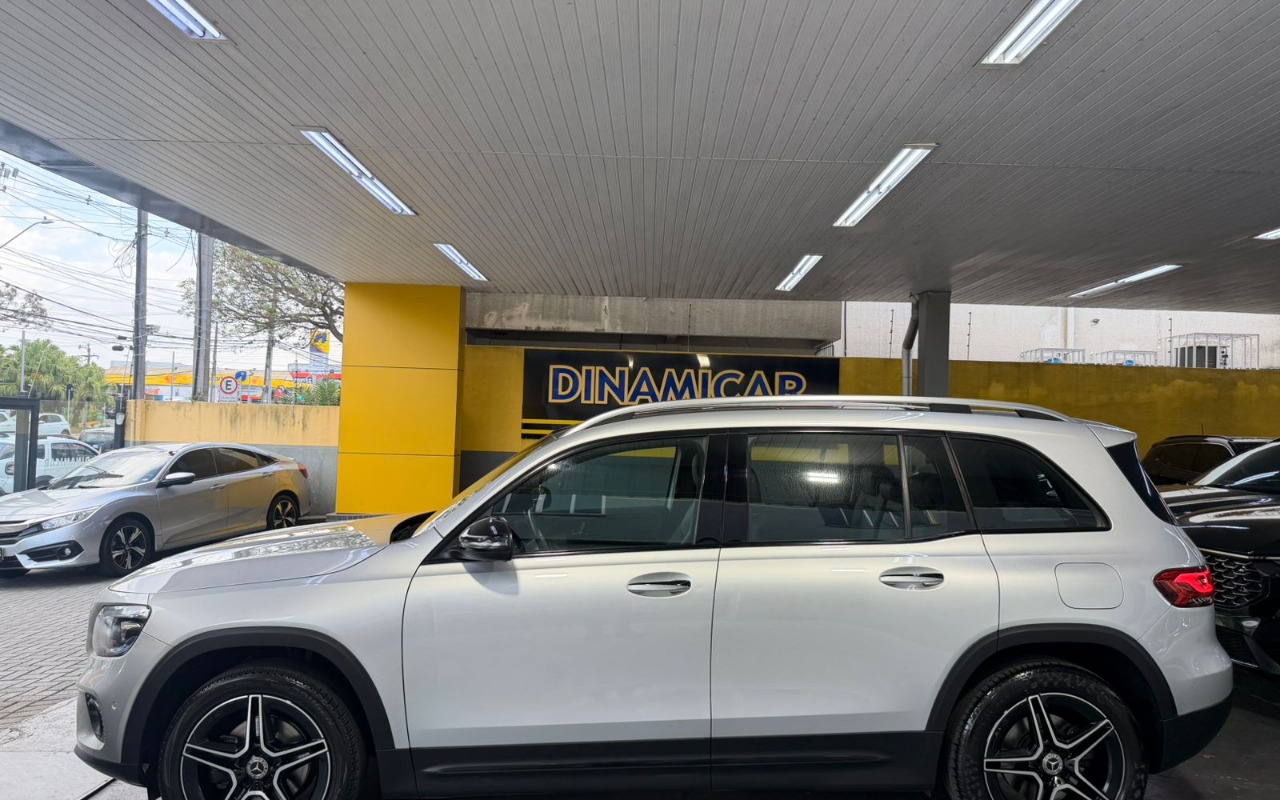 imagem-https://www.socarrao.com.br/sc-vehicle-images-prod/3505963/1787949585001-Mi5qcGVn.jpeg