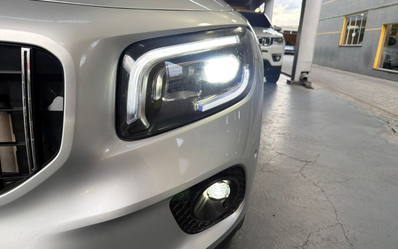 imagem-https://www.socarrao.com.br/sc-vehicle-images-prod/3505963/1787949587105-MjUuanBlZw.jpeg