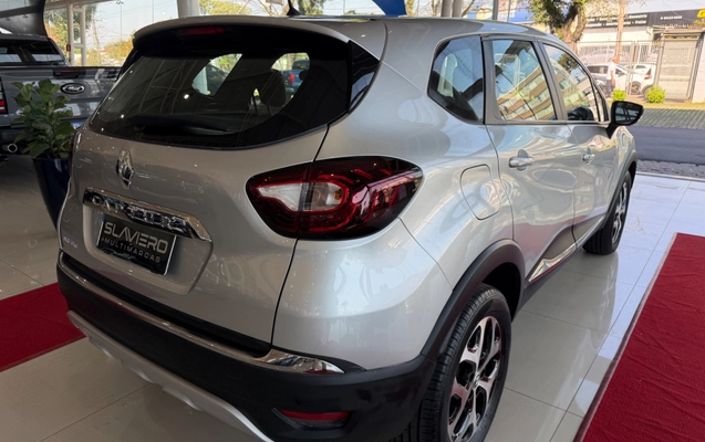 imagem-https://www.socarrao.com.br/sc-vehicle-images-prod/3506189/1789582138201-544fa0a6-a445-4e58-9e61-c6e71e3056bf.jpg