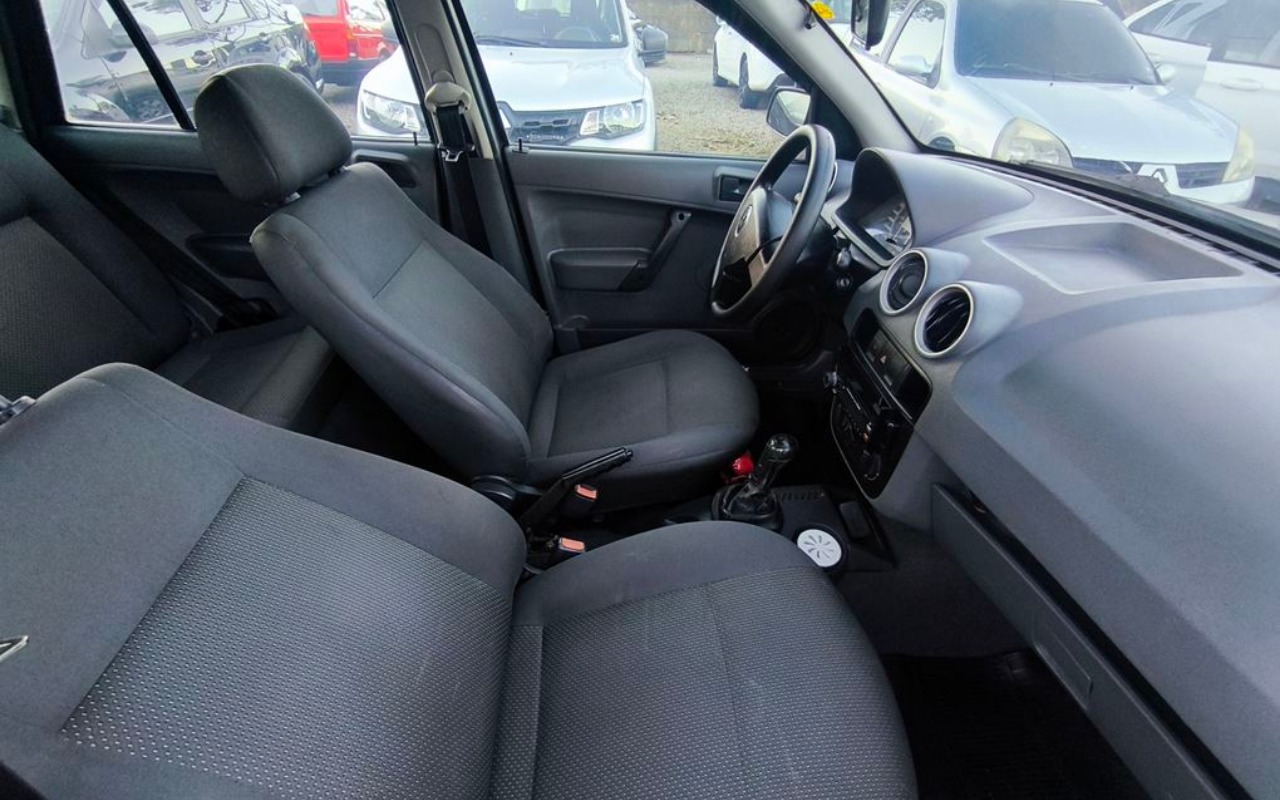 imagem-https://www.socarrao.com.br/sc-vehicle-images-prod/3506653/1788473635215-SU1HXzIwMjYwOTAzXzE3NDYzNiAoQ29weSkuanBn.jpg