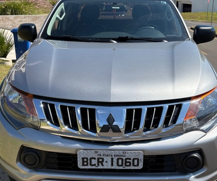 Mitsubishi L200 2017 Prata — foto 1 de 3