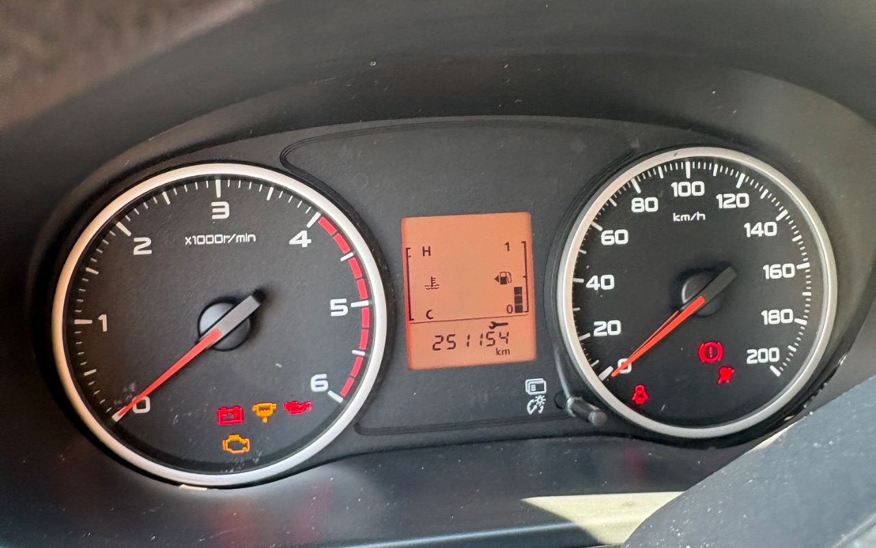 imagem-https://www.socarrao.com.br/sc-vehicle-images-prod/3507722/1787955137075-SU1HXzk5ODYuanBlZw.jpeg