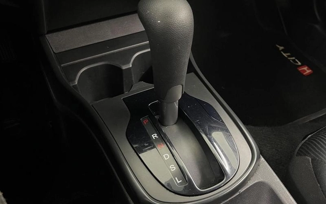 imagem-https://www.socarrao.com.br/sc-vehicle-images-prod/3521085/1789559402250-8421678_4_B_adaddbafce.jpeg