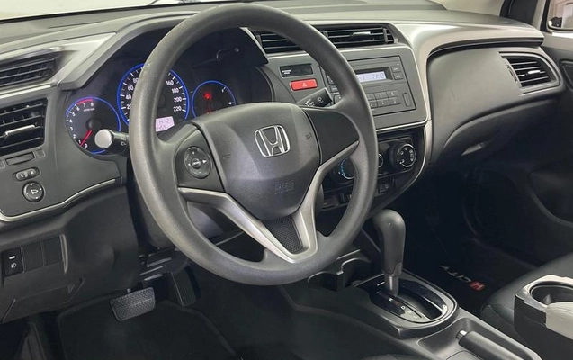 imagem-https://www.socarrao.com.br/sc-vehicle-images-prod/3521085/1789559402257-8421678_8_B_8eefd78fe9.jpeg