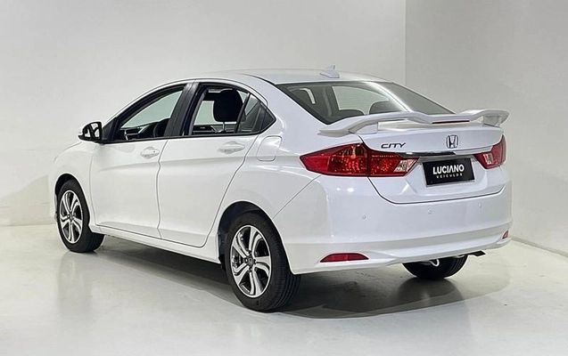 imagem-https://www.socarrao.com.br/sc-vehicle-images-prod/3521085/1789559402258-8421678_10_B_01ec972028.jpeg
