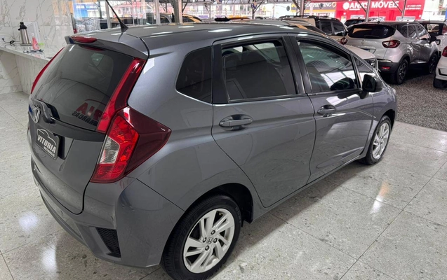 imagem-https://www.socarrao.com.br/sc-vehicle-images-prod/3521113/1788005302936-396aebc9ea5c40b18feea7d9c22c773a_1787926097954.jpg