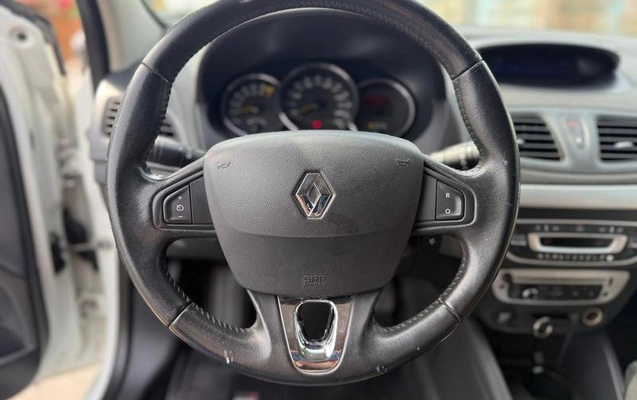 imagem-https://www.socarrao.com.br/sc-vehicle-images-prod/3521178/1788014960958-8429909_14_B_c16a8f6b1e.jpeg