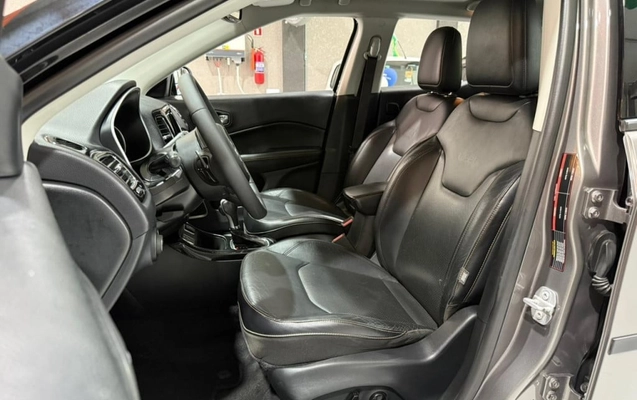imagem-https://www.socarrao.com.br/sc-vehicle-images-prod/3521189/1788370861503-vehicle_image_1788007477_d341efe9337a6d7dabeaa3c18b9416ae.jpeg