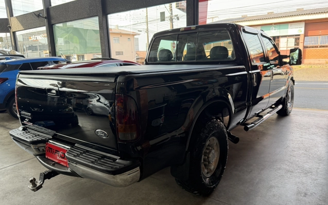 imagem-https://www.socarrao.com.br/sc-vehicle-images-prod/3521274/1788009261200-app-photos-kKoLaiSpEVWFuoS9Pv4Hg9amXuvBVkuK.jpg