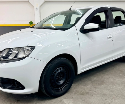 Renault Logan 2015 Branco — foto 1 de 3