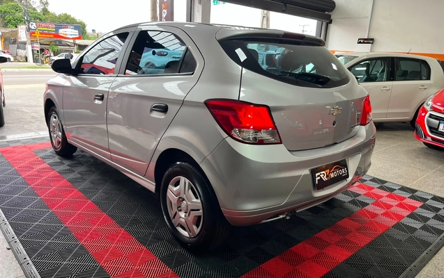 imagem-https://www.socarrao.com.br/sc-vehicle-images-prod/3521306/1788456271457-V2hhdHNBcHAgSW1hZ2UgMjAyNi0wOC0xOSBhdCAxNi4xMi41MyAoOSkuanBlZw.jpeg