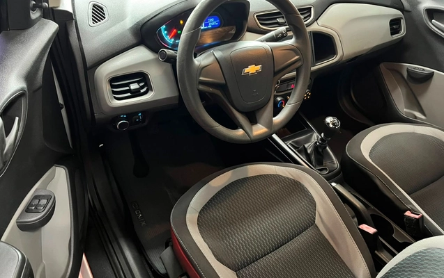 imagem-https://www.socarrao.com.br/sc-vehicle-images-prod/3521306/1788456271928-V2hhdHNBcHAgSW1hZ2UgMjAyNi0wOC0xOSBhdCAxNi4xMi41MyAoOCkuanBlZw.jpeg