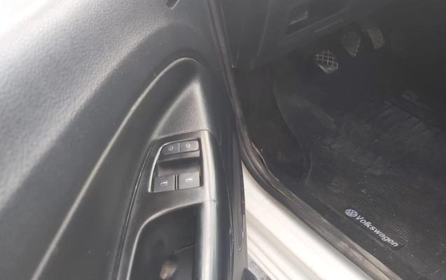 imagem-https://www.socarrao.com.br/sc-vehicle-images-prod/3521318/1788010294631-V2hhdHNBcHAgSW1hZ2UgMjAyNi0wOC0yOCBhdCAxNi40MC40Mi5qcGVn.jpeg