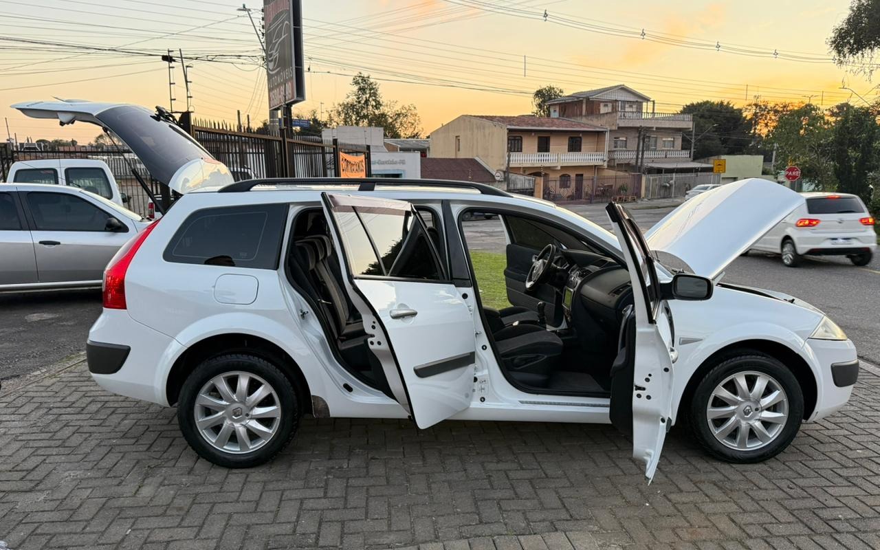 imagem-https://www.socarrao.com.br/sc-vehicle-images-prod/3521339/1788010941185-V2hhdHNBcHAgSW1hZ2UgMjAyNi0wOC0yNyBhdCAxOS40My4zOCAoMSkuanBlZw.jpeg