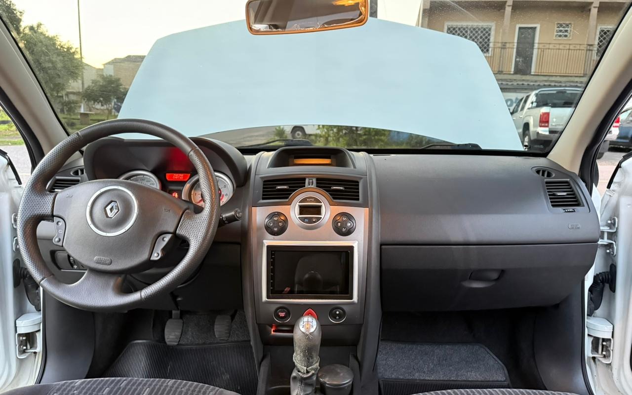 imagem-https://www.socarrao.com.br/sc-vehicle-images-prod/3521339/1788010941266-V2hhdHNBcHAgSW1hZ2UgMjAyNi0wOC0yNyBhdCAxOS40My4zOC5qcGVn.jpeg