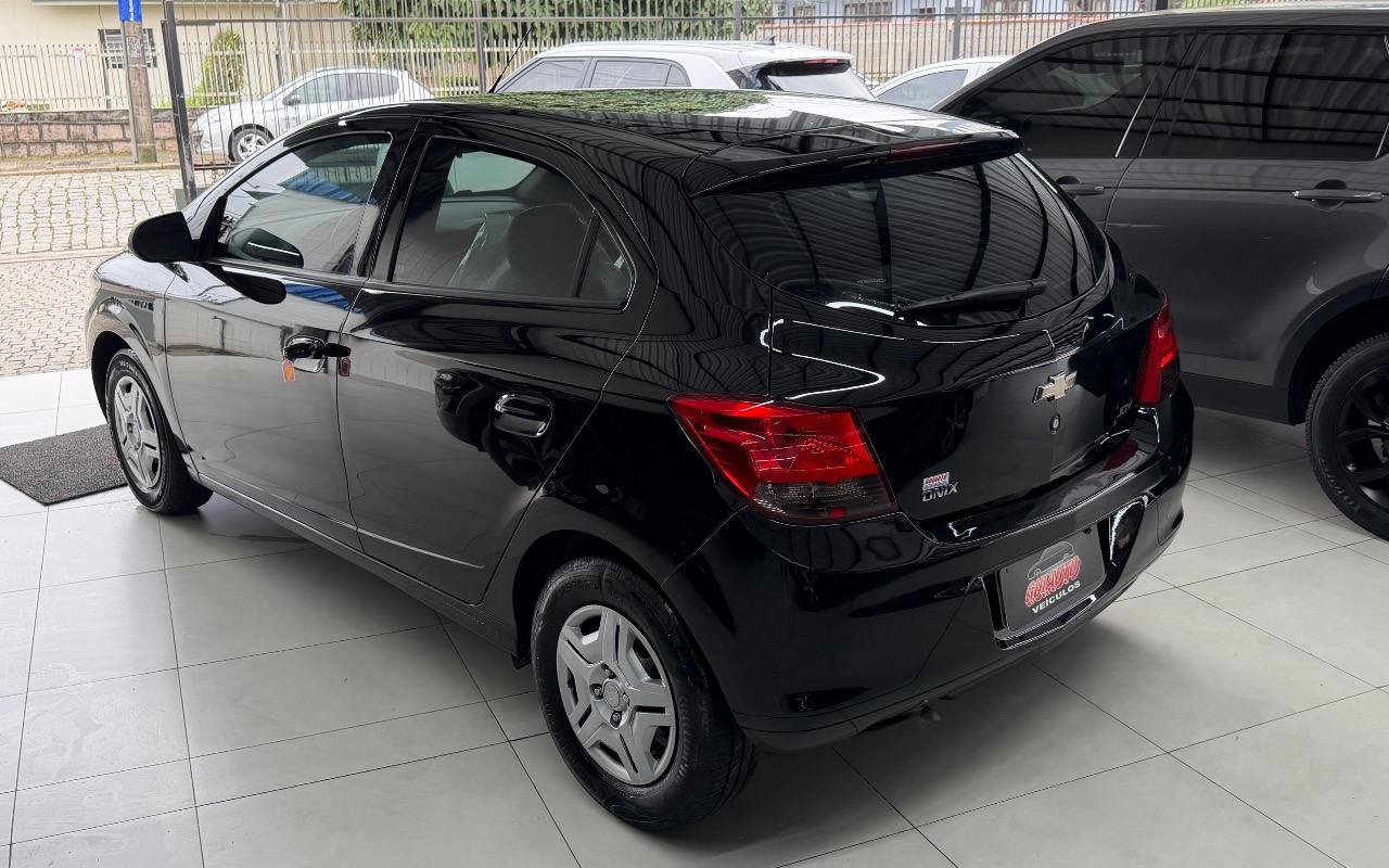 imagem-https://www.socarrao.com.br/sc-vehicle-images-prod/3521360/1788011572013-SU1HXzMzNjguanBlZw.jpeg