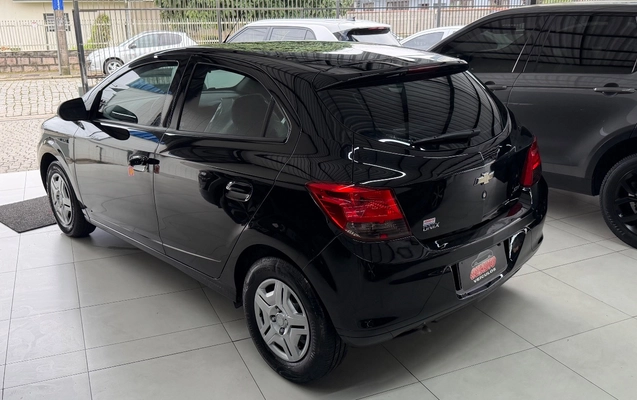 imagem-https://www.socarrao.com.br/sc-vehicle-images-prod/3521360/1788011572013-SU1HXzMzNjguanBlZw.jpeg