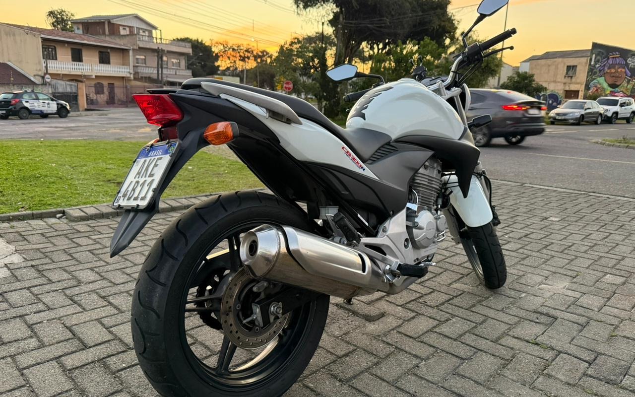 imagem-https://www.socarrao.com.br/sc-vehicle-images-prod/3521369/1788011757100-V2hhdHNBcHAgSW1hZ2UgMjAyNi0wOC0yNyBhdCAxOS40NC4xOS5qcGVn.jpeg