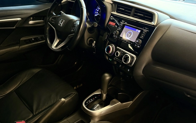imagem-https://www.socarrao.com.br/sc-vehicle-images-prod/3521380/1789414035630-6f427306b5074109a0bf46486d488833_1788009140600.jpg