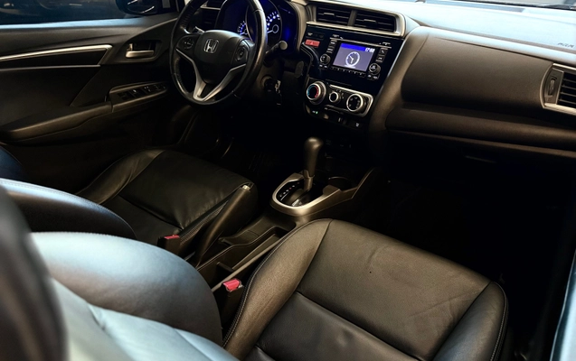 imagem-https://www.socarrao.com.br/sc-vehicle-images-prod/3521380/1789414035637-4f74dc5d455545b88e3172c6839756d5_1788009140632.jpg