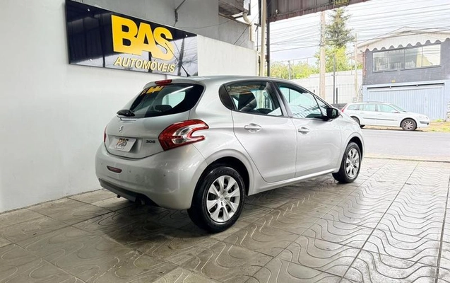 imagem-https://www.socarrao.com.br/sc-vehicle-images-prod/3521490/1789157788492-8405034_0_B_fe1c69a993.jpeg