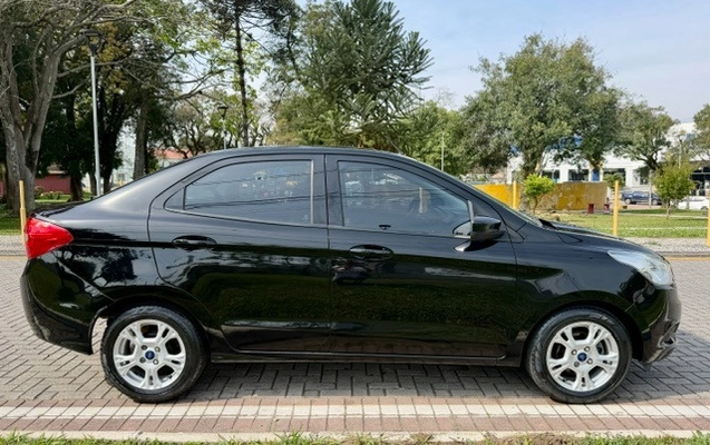 imagem-https://www.socarrao.com.br/sc-vehicle-images-prod/3521498/1789411367367-4d7dffdc-3b13-4c80-b56e-47fbd857f32d.jpg