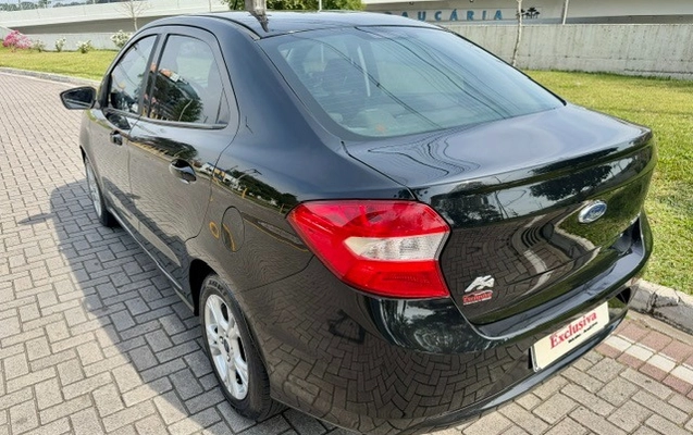 imagem-https://www.socarrao.com.br/sc-vehicle-images-prod/3521498/1789411367369-b35707dd-ee29-4376-866e-5e8af978aa58.jpg