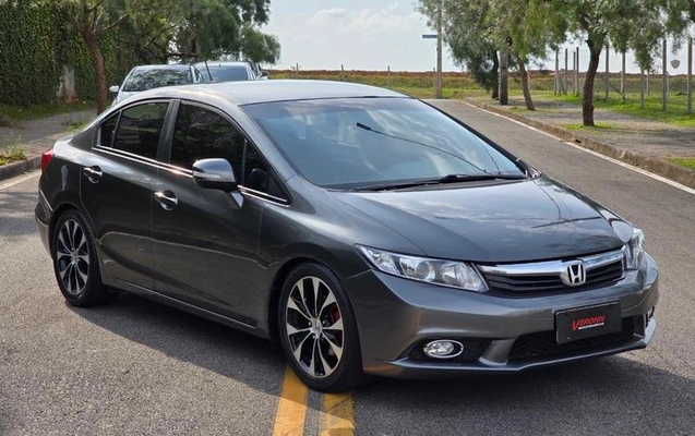 imagem-https://www.socarrao.com.br/sc-vehicle-images-prod/3521515/1788405050165-8420176_1_B_849c7d1a8a.jpeg