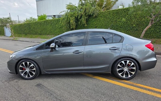 imagem-https://www.socarrao.com.br/sc-vehicle-images-prod/3521515/1788405050170-8420176_3_B_722b78fef3.jpeg