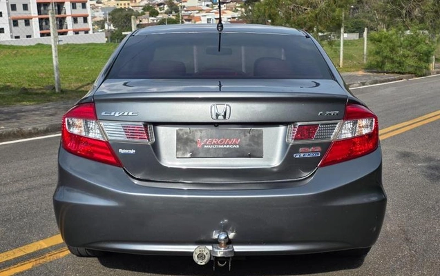 imagem-https://www.socarrao.com.br/sc-vehicle-images-prod/3521515/1788405050173-8420176_6_B_b3704f0f3d.jpeg