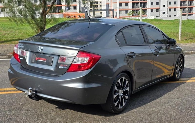 imagem-https://www.socarrao.com.br/sc-vehicle-images-prod/3521515/1788405050174-8420176_6_B_35bf673de9.jpeg