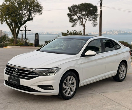 Volkswagen Jetta 2019 Branco — foto 1 de 3