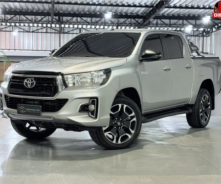 Toyota Hilux 2020 Prata — foto 1 de 3