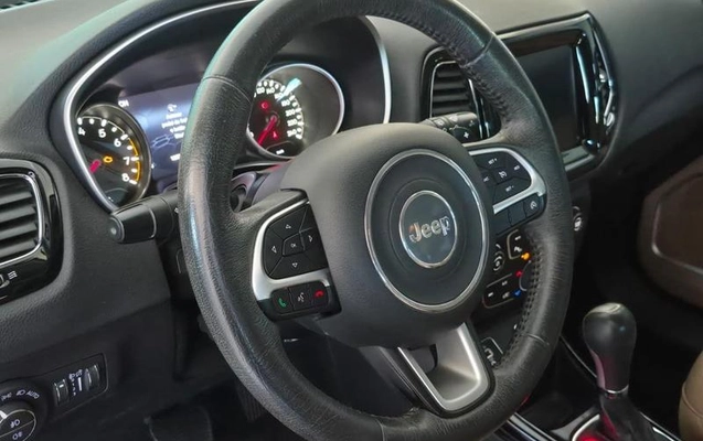 imagem-https://www.socarrao.com.br/sc-vehicle-images-prod/3521540/1789060568334-8421483_5_B_79e6c94be6.jpeg