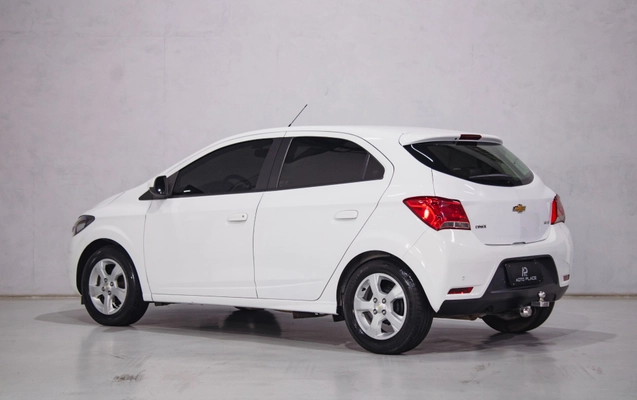 imagem-https://www.socarrao.com.br/sc-vehicle-images-prod/3521541/1788014008495-2d1dfb56-f3d8-42b5-83df-c83a2e5fea3b.jpg