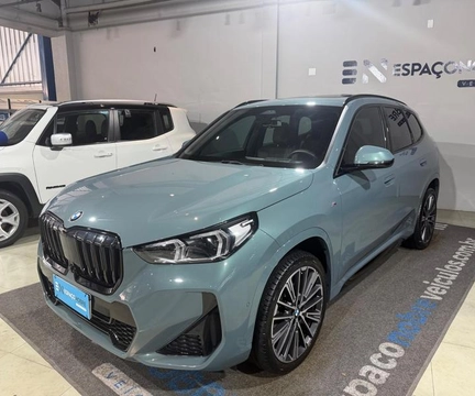 BMW X1 2025 Verde — foto 1 de 3