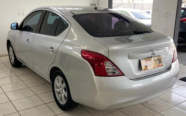 imagem-https://www.socarrao.com.br/sc-vehicle-images-prod/3521577/1789499437460-8387901_1_B_a52c7f3490.jpeg