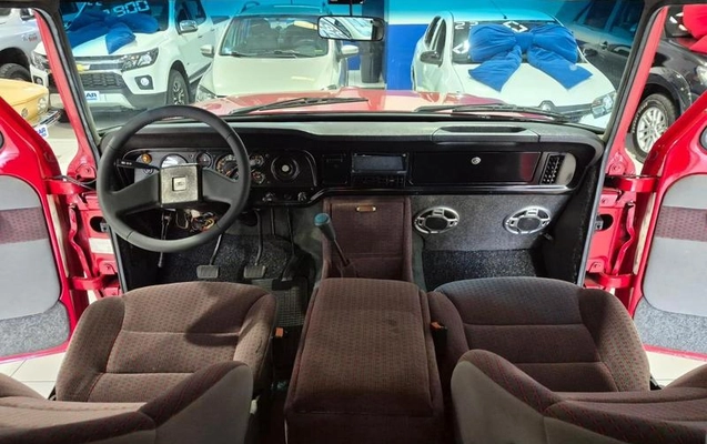 imagem-https://www.socarrao.com.br/sc-vehicle-images-prod/3521633/1789061125247-7774575_18_B_a5eebfdb14.jpeg