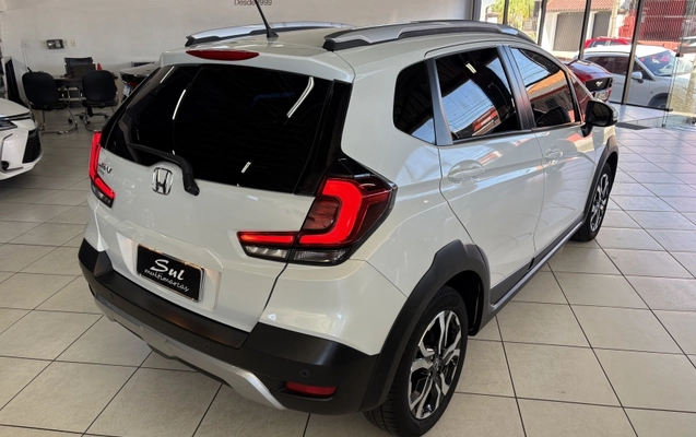 imagem-https://www.socarrao.com.br/sc-vehicle-images-prod/3521666/1788456764485-onlMQDquWIi30BcLk47DeNfo48I7KOfD.jpg