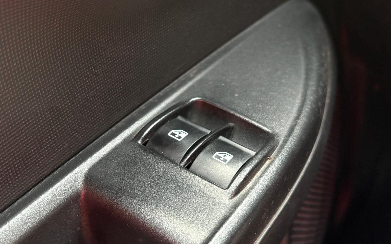 imagem-https://www.socarrao.com.br/sc-vehicle-images-prod/3521713/1788017418619-V2hhdHNBcHAgSW1hZ2UgMjAyNi0wOC0yOSBhdCAxMi4xMS40NC5qcGVn.jpeg