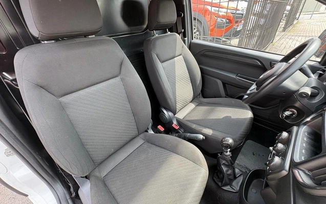 imagem-https://www.socarrao.com.br/sc-vehicle-images-prod/3521713/1788017418822-V2hhdHNBcHAgSW1hZ2UgMjAyNi0wOC0yOSBhdCAxMi4xMS40NiAoMSkuanBlZw.jpeg
