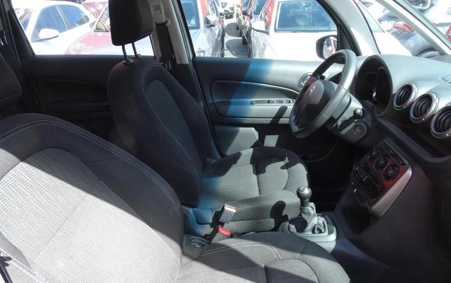 imagem-https://www.socarrao.com.br/sc-vehicle-images-prod/3521726/1789557901465-8431039_15_B_cb983f04cd.jpeg