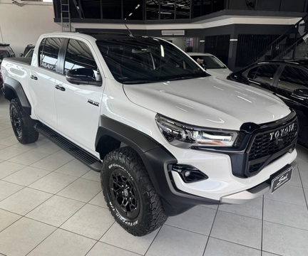 Toyota Hilux 2024 Branco — foto 1 de 3