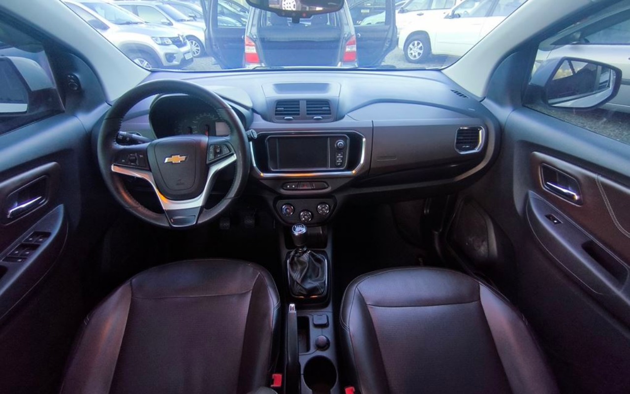 imagem-https://www.socarrao.com.br/sc-vehicle-images-prod/3521887/1788473436001-SU1HXzIwMjYwOTAyXzE3MDYxMCAoQ29weSkuanBn.jpg