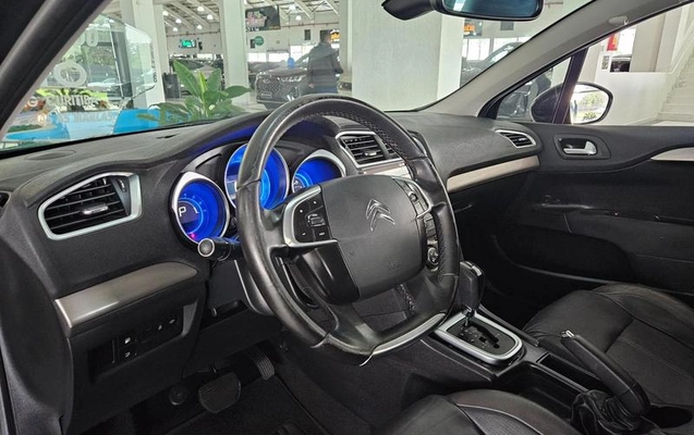 imagem-https://www.socarrao.com.br/sc-vehicle-images-prod/3521946/1788552290973-8431278_7_B_7e5c5997dc.jpeg