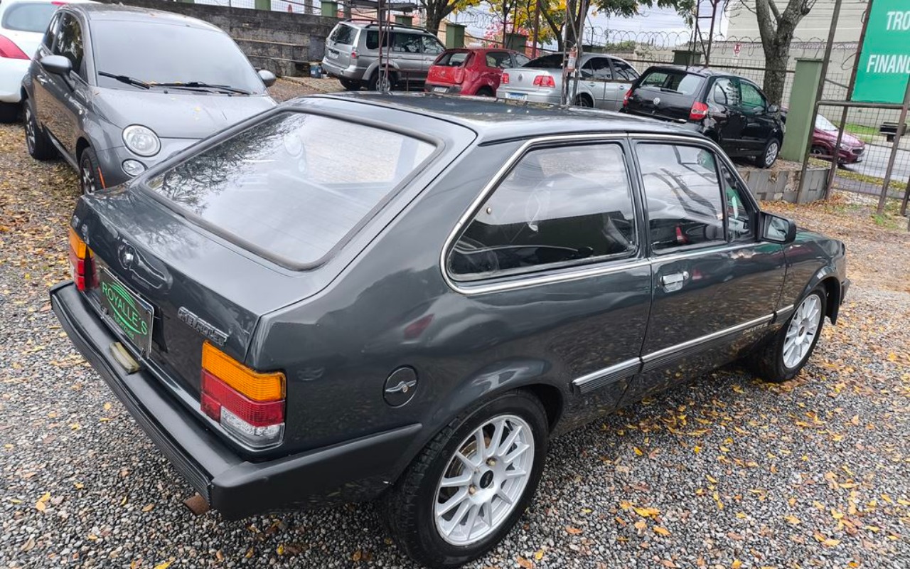 imagem-https://www.socarrao.com.br/sc-vehicle-images-prod/3521969/1788020920703-SU1HXzIwMjUwNjIzXzE2MjcxOCAoQ29weSkuanBn.jpg